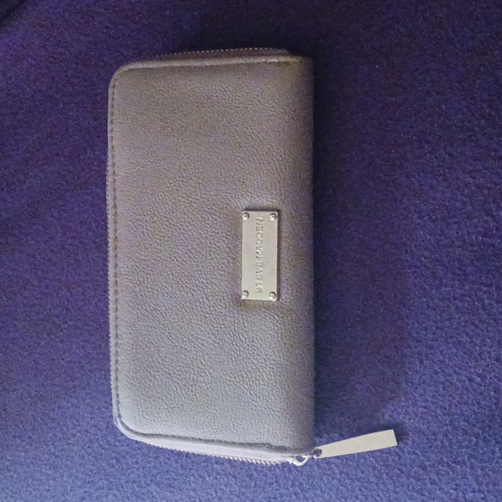 Wallet and Wristlet Set SteveMadden And Dana Buchman - Picture 5 of 8
